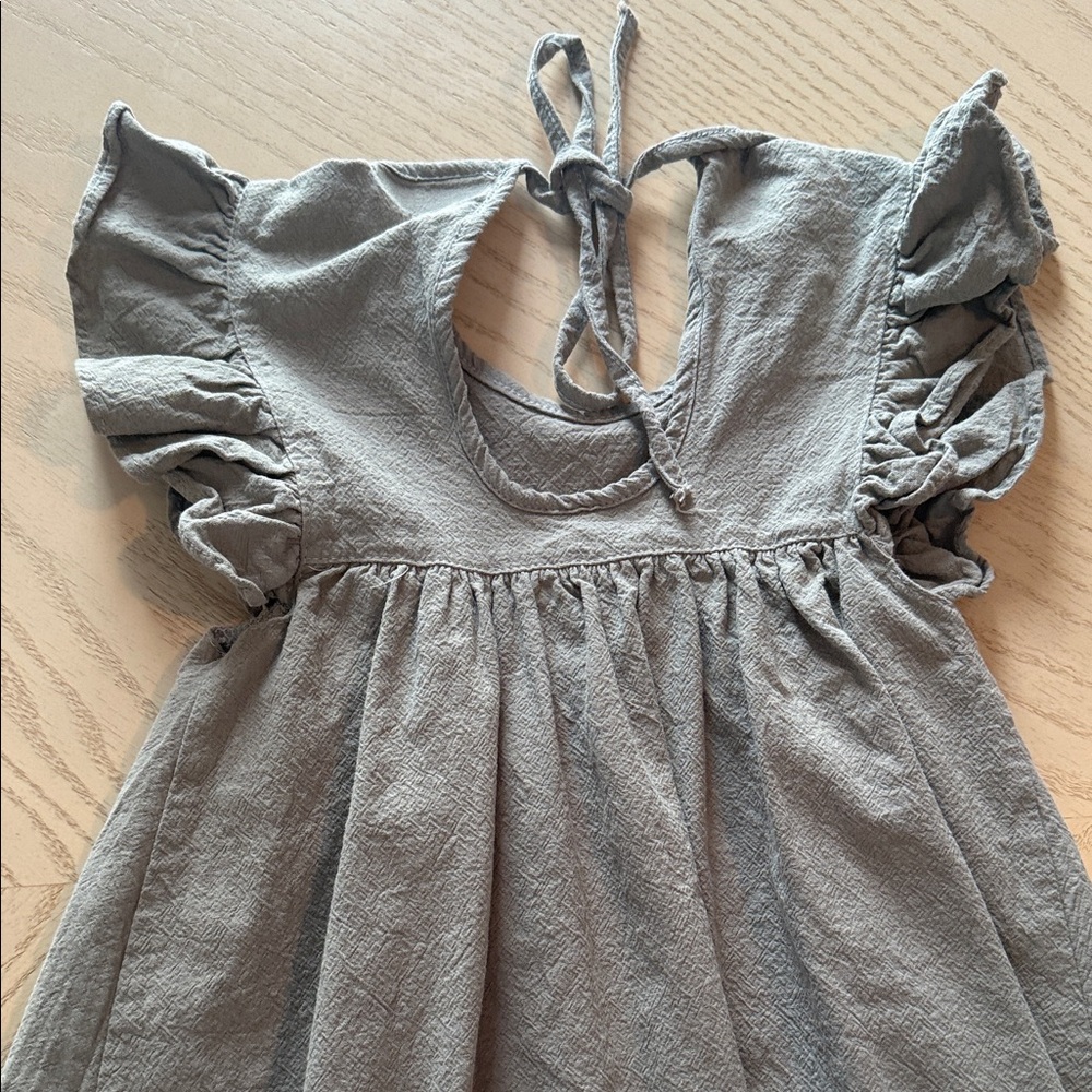 Girls Ruffle-Sleeve Cotton Dress in Taupe π - Picture 6 of 6